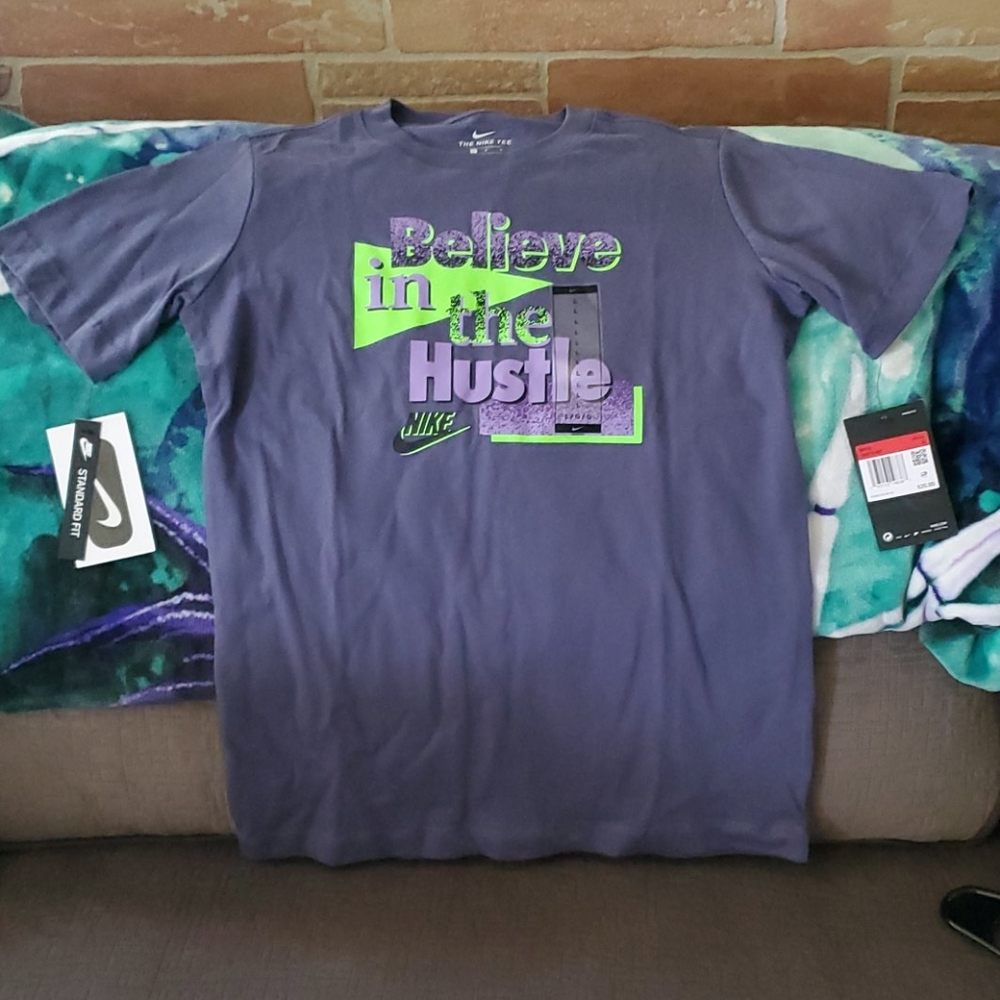 Boys nike tee 8387